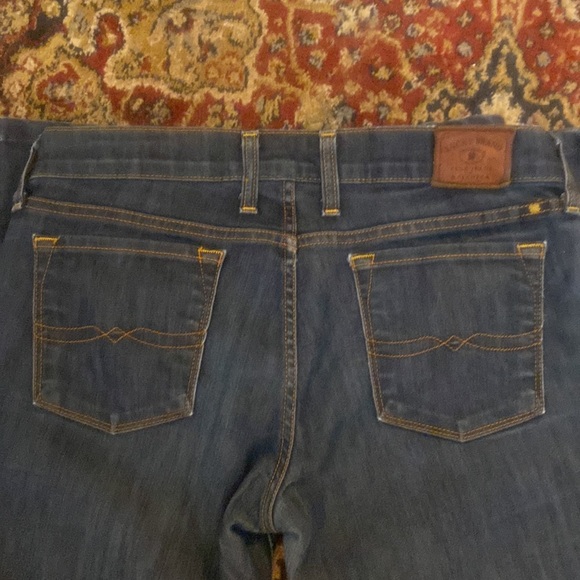 Lucky Brand Charlie Flare Jeans 6/28 🍀 - Picture 5 of 9